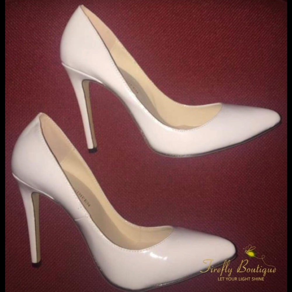 Last pair!❤️Sexy❤️ White patent leather pumps